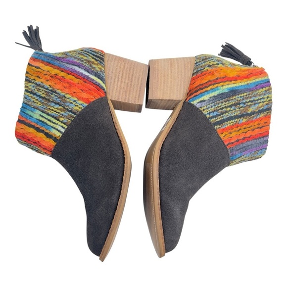 Toms Brown Suede Ankle Boots with Boho Design Size 6 Great Preowned Condition - Picture 3 of 8